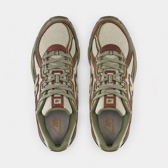 Tênis New Balance 740