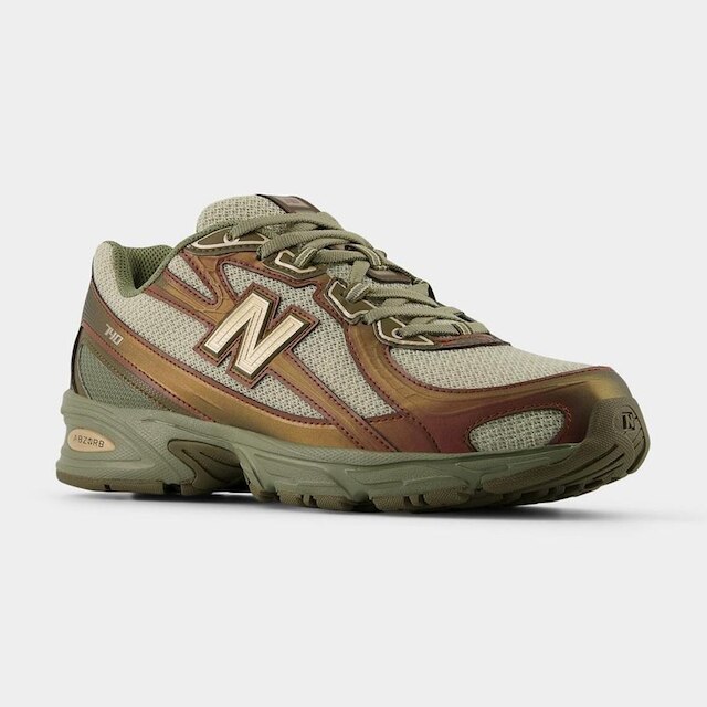 Tênis New Balance 740