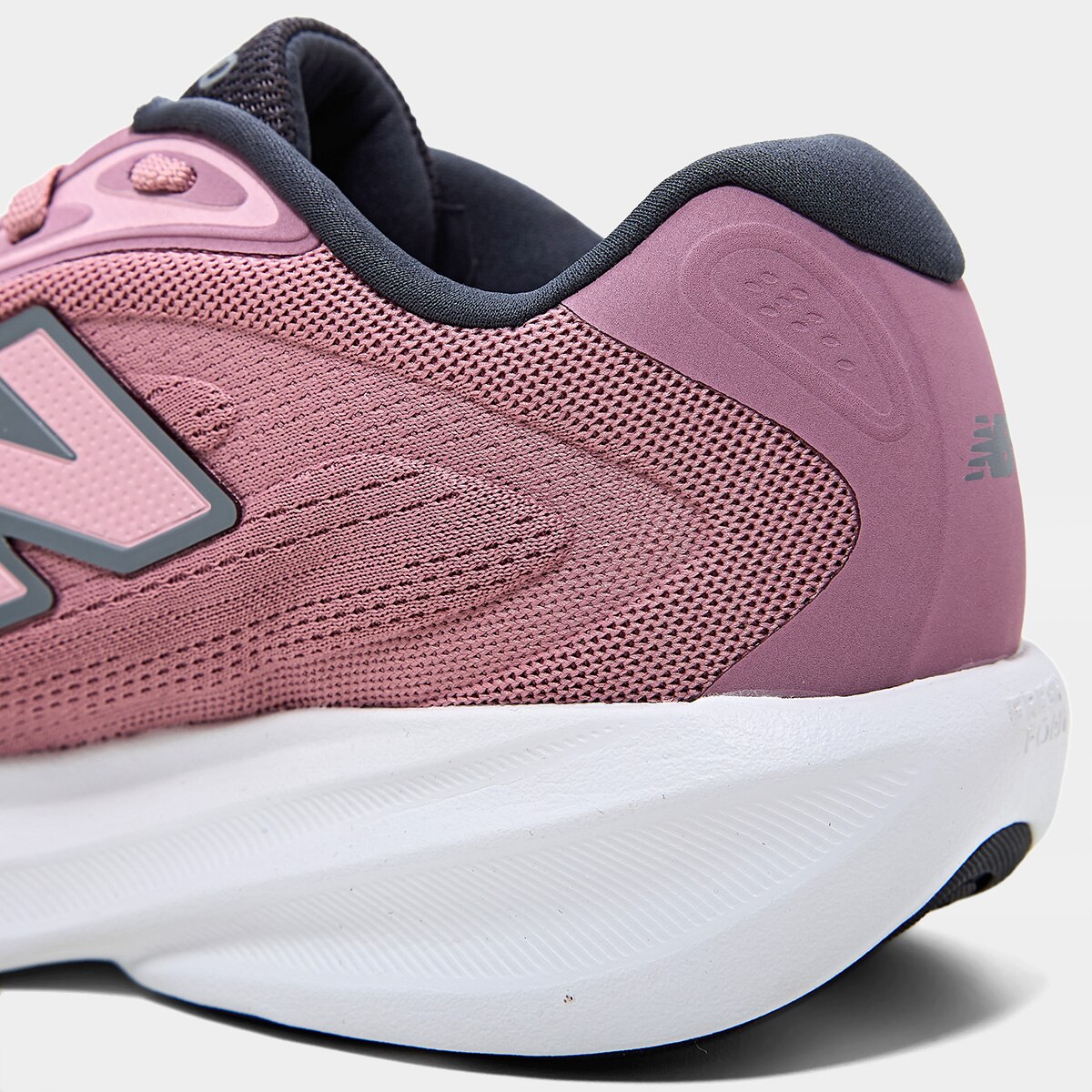 Tenis New Balance Fresh Foam 680v9 Feminino - 6