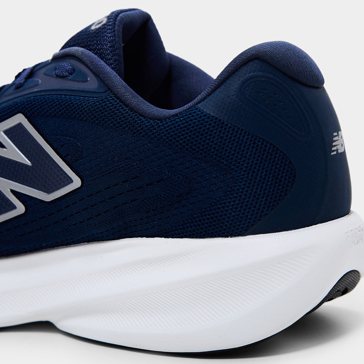Tênis New Balance Fresh Foam 680V9 Masculino - 7