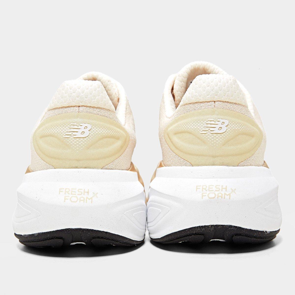 Tênis New Balance Fresh Foam x More V6 Feminino - Bege | Netshoes