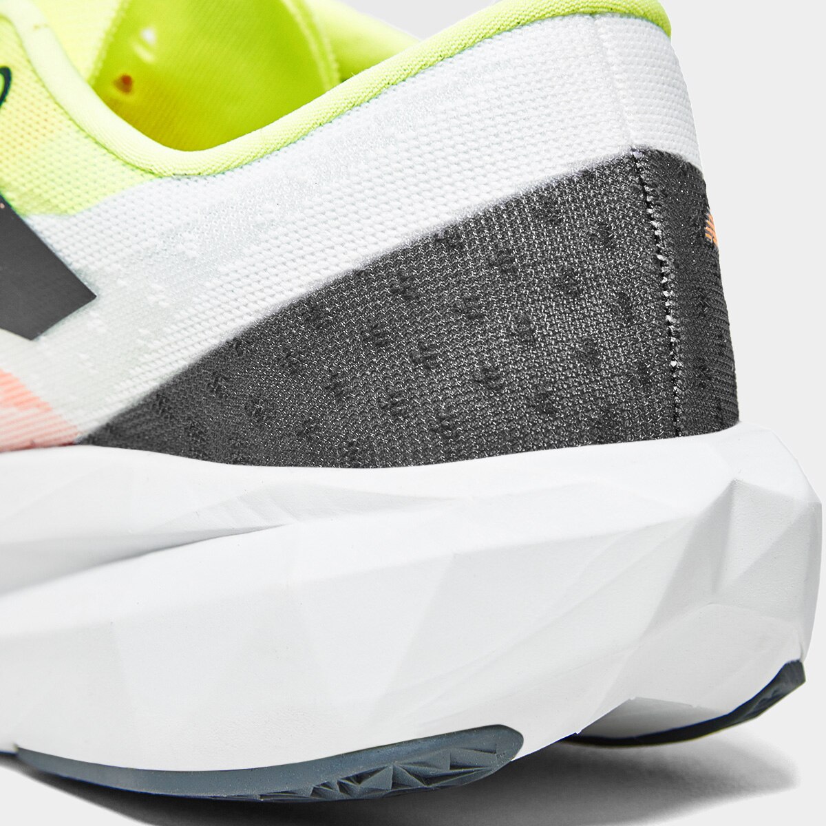 Tênis New Balance Fuelcell Rebel V4 Feminino - 8