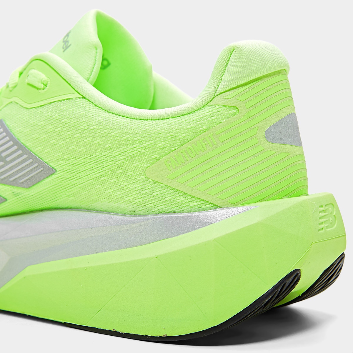 Tênis New Balance Fuelcell Rebel V5 Feminino - 8