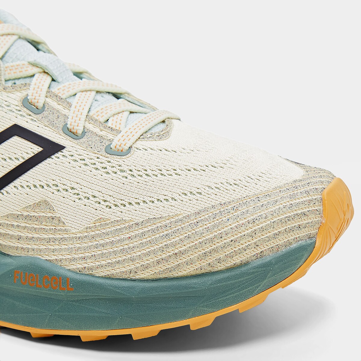 Tênis New Balance Fuelcell Venym Feminino - 7