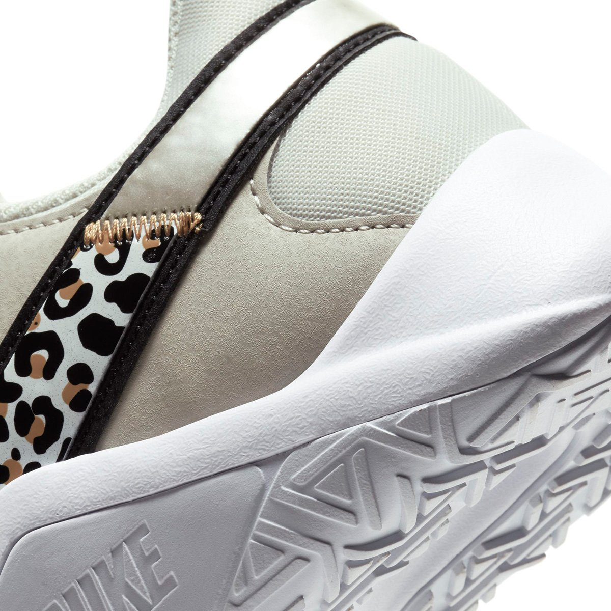 tênis nike legend essential 2 prm feminino