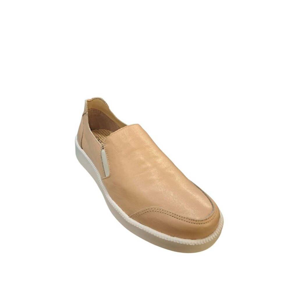 Tênis Slip-On Rosa Claro em Couro – Conforto e Praticidade