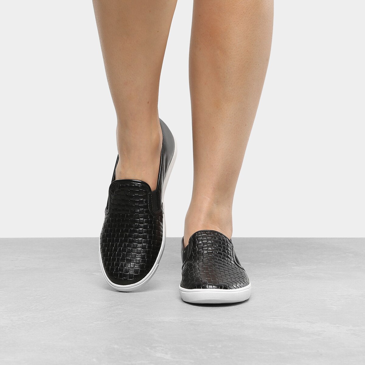Tênis Slip On Via Uno Texturizado Feminino - Preto | Netshoes