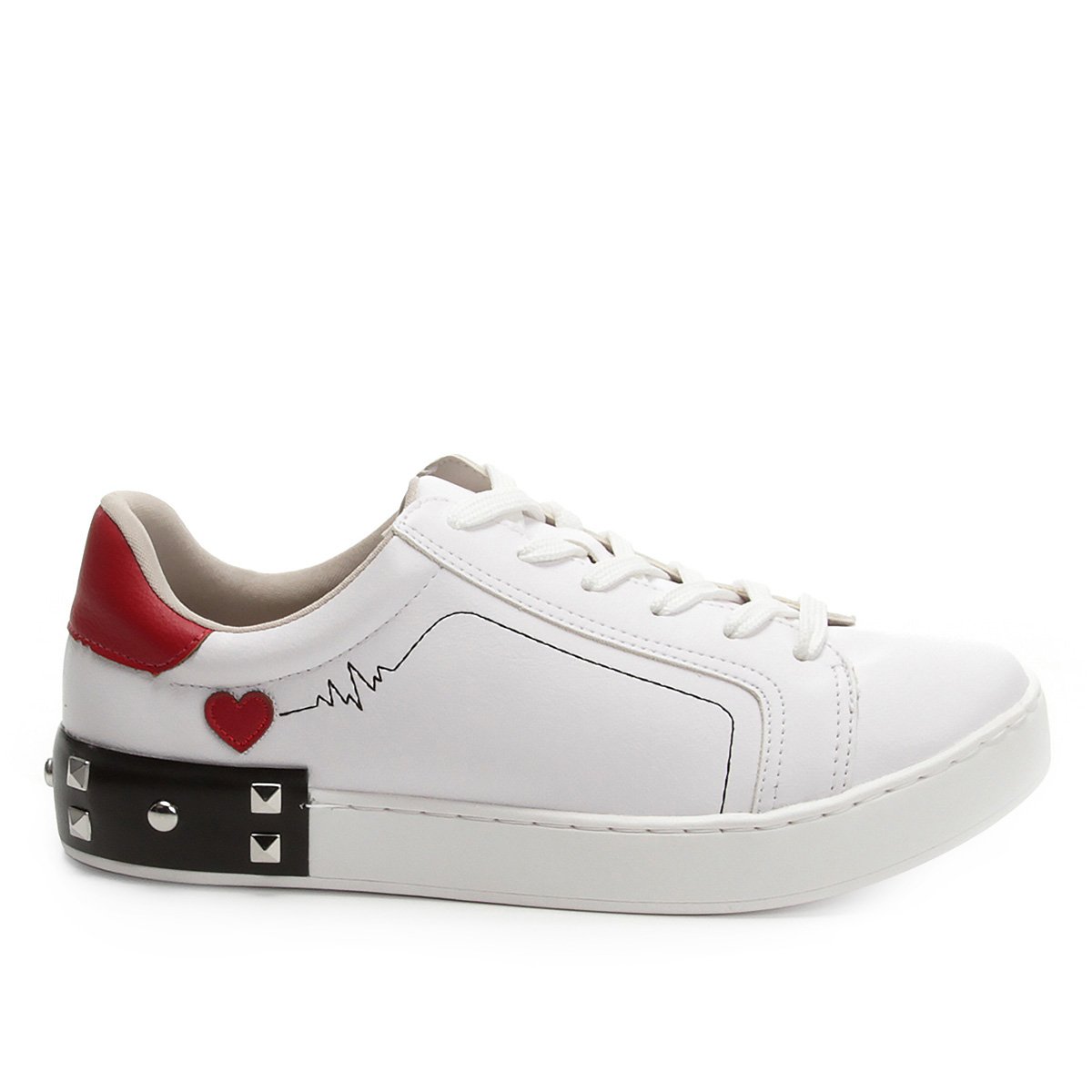 tenis branco feminino com coracao