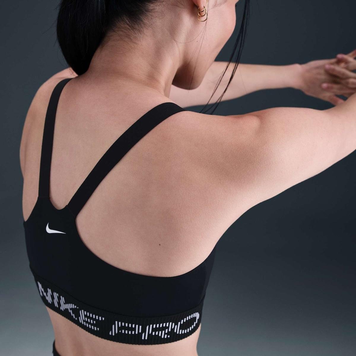 Top Nike Pro Feminino - Preto | Netshoes