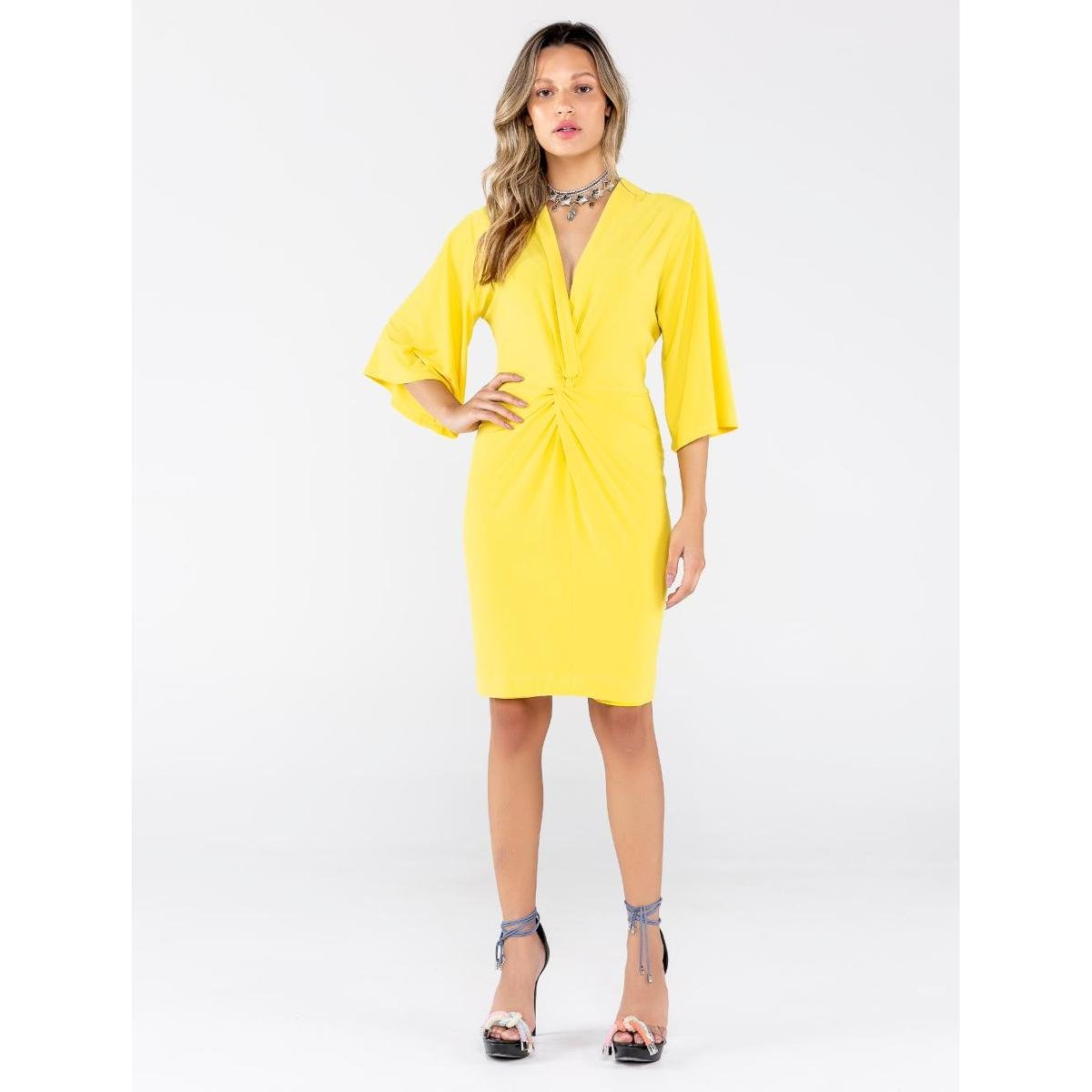 vestido de malha amarelo